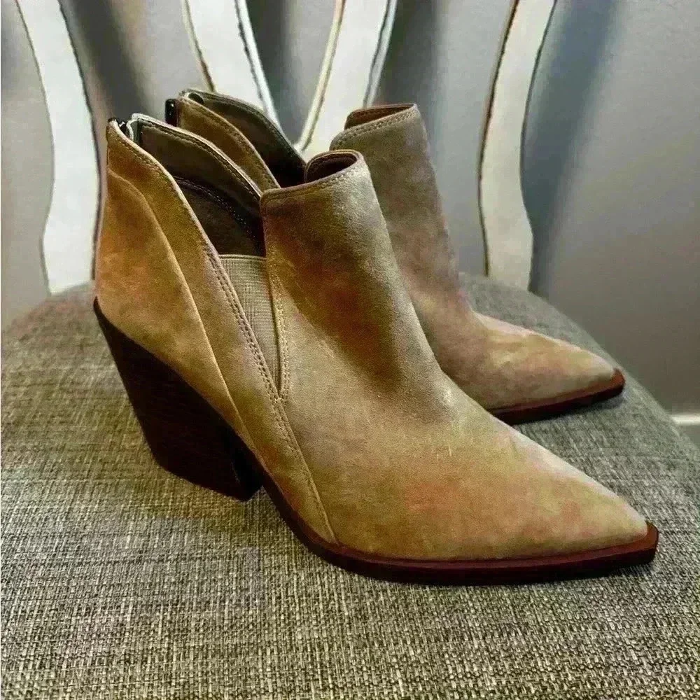 Vince Camuto Gradina Ankle Bootie Size 9M